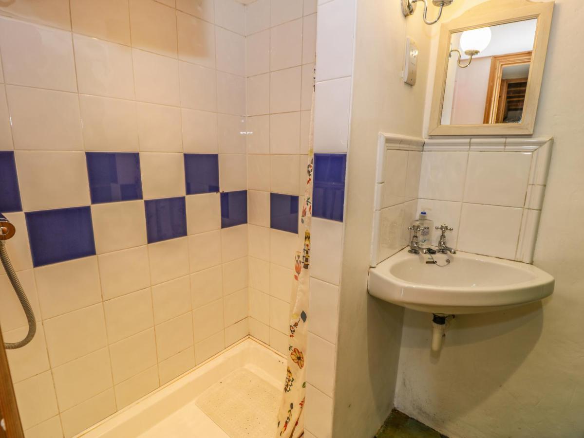 Beudy Dolpebyll Villa Llangadfan Exteriör bild
