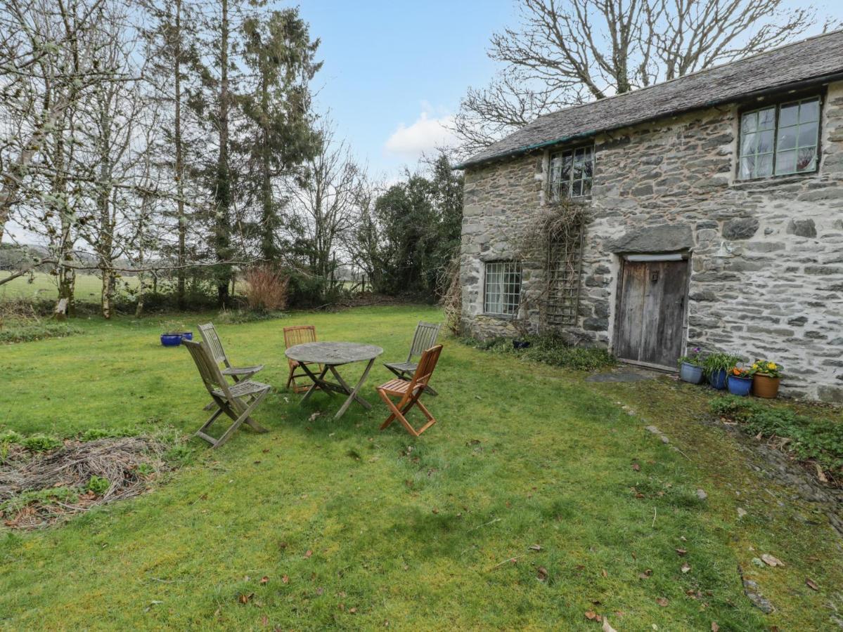 Beudy Dolpebyll Villa Llangadfan Exteriör bild